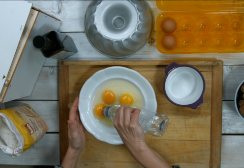 Zlepšovák: Ako rýchlo oddeliť žĺtok od bielka