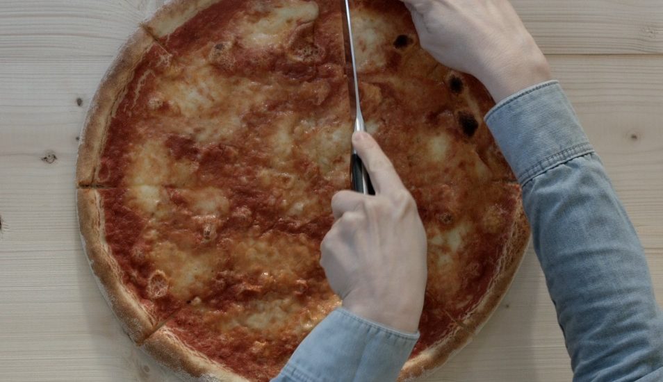 Zlepšovák: Ako tajne ukradnúť pizzu
