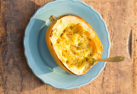 Aglio olio peperoncino zo špagetovej tekvice