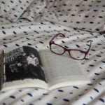 Ako čítať v posteli a nepokaziť si oči