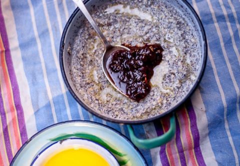 Pohánková kaša s makom a lekvárom