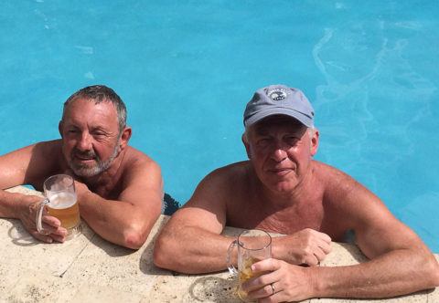 8 dôvodov, prečo muži nechudnú do plaviek