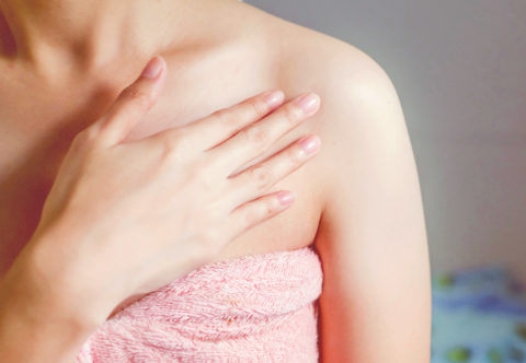 Tvár sa končí vo výstrihu: 8 tipov, ako sa starať o dekolt