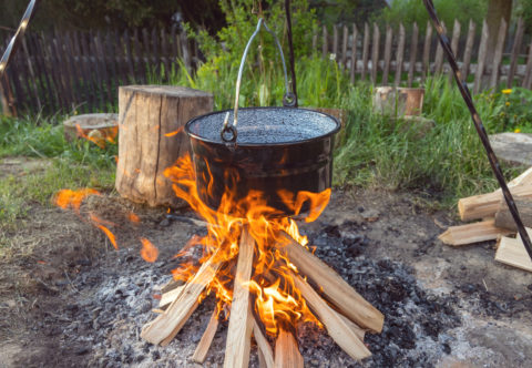 Aj na horáku v prírode si varíme kvalitné jedlá. Toto sú naše tipy!
