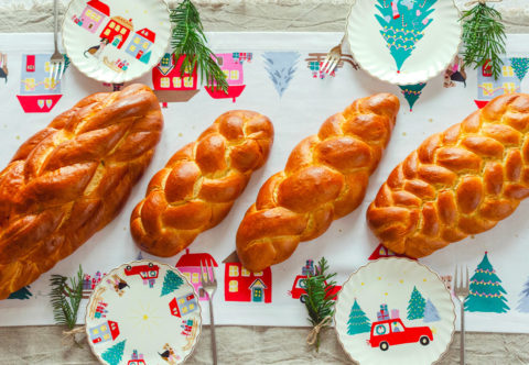 Štyri spôsoby, ako zapliesť vianočku. Pre začiatočníkov aj skúsených pekárov!