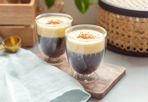 Pochutnajte si na vietnamskej káve s našľahaným žĺtkom