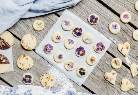 Sušienky zdobené jedlými kvetmi a bylinkami sú hitom! Postup krok za krokom