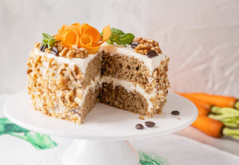 Recept na vláčnu mrkvovú tortu s kávovým krémom