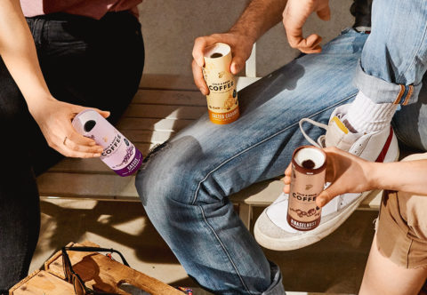 Ľadové kávové nápoje a krémové tiramisu. Tri recepty, do ktorých využijete kávu Cold Brew