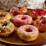 Pripravte si domáce donuty vrátane dokonalej polevy. Na narodeniny, alebo len tak