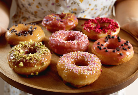 Pripravte si domáce donuty vrátane dokonalej polevy. Na narodeniny, alebo len tak