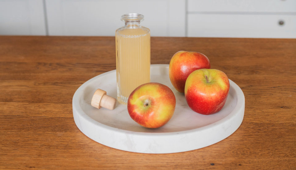 Vyrobte si jablčný ocot. Využijete ho pri varení, upratovaní aj starostlivosti o vlasy