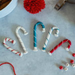 Návod na vianočné ozdoby: Vyrobte sladké paličky technikou makramé