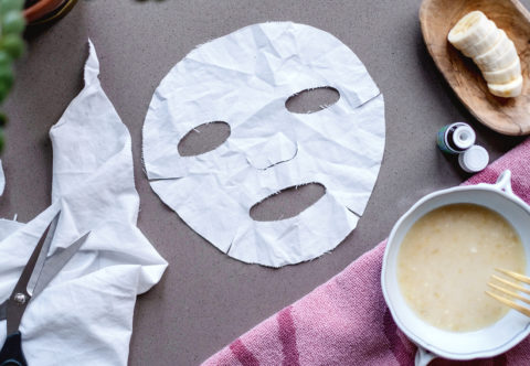 Vyrábam si doma znovupoužiteľnú textilnú masku a moja pleť doslova žiari