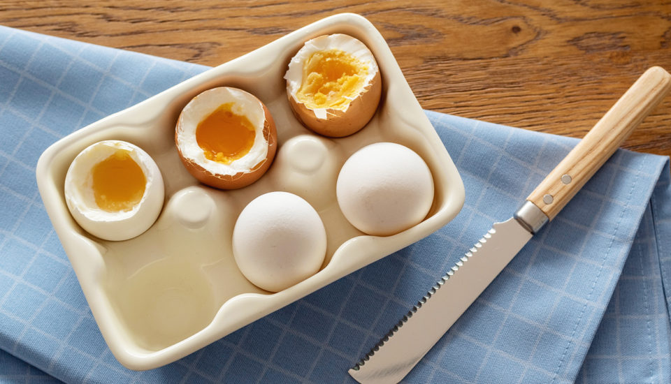 Vajíčkové základy: Moje tipy od nákupu, cez správne skladovanie, až po hladké lúpanie