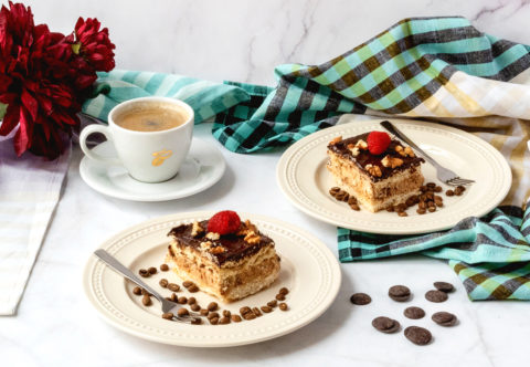 Recept od babičky: Skladané kávové rezy s korpusom rozdrobeným do krému
