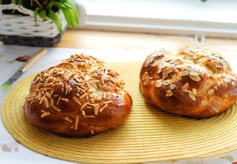 Recept na poctivý mazanec a návod na jeho zapletanie, aby krásne držal tvar