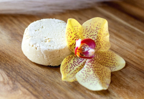 Vyrábam si vlastný tuhý šampón. Vydrží dlho a je skvelý na cesty