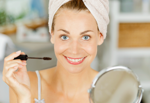 Čo robím, aby som mala krásne mihalnice? Manuál od líčenia po starostlivosť, na ktorú sa často zabúda