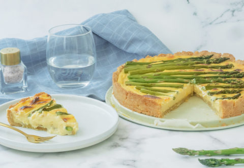 Recept na jarný zeleninový koláč: Upečte si tart so špargľou a bešamelovou omáčkou mornay