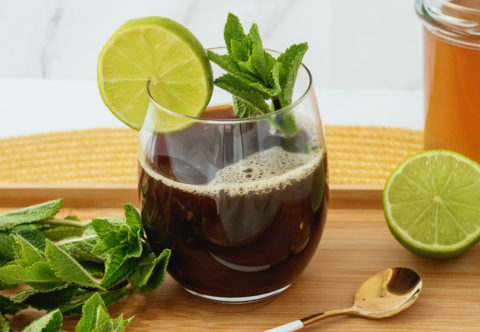 Môj recept na domáci mätový sirup a kávové mojito, do ktorého ho môžete využiť