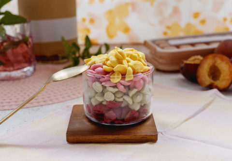 Dúhová maškrta (nielen) pre deti: Zdravé zmrzlinové vločky len z dvoch ingrediencií!