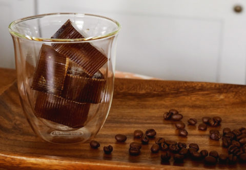 Hoďte kávu do mrazáku! Vyskúšajte recepty s kávovým ľadom