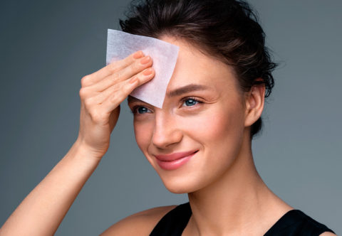 Pomóc, tečie mi tvár: Vychytávky pre okamžitú úľavu od spotenej tváre
