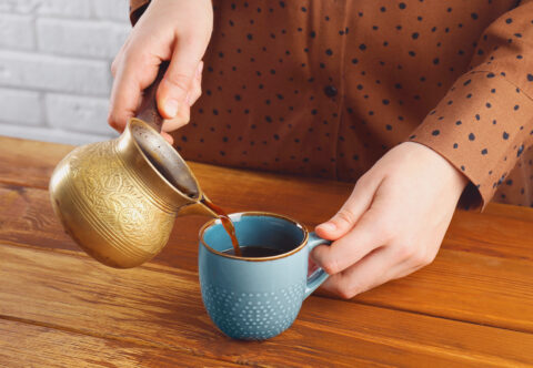 Káva z džezvy mení obyčajného turka na nápoj kráľov Orientu. Ako ju pripravujem?