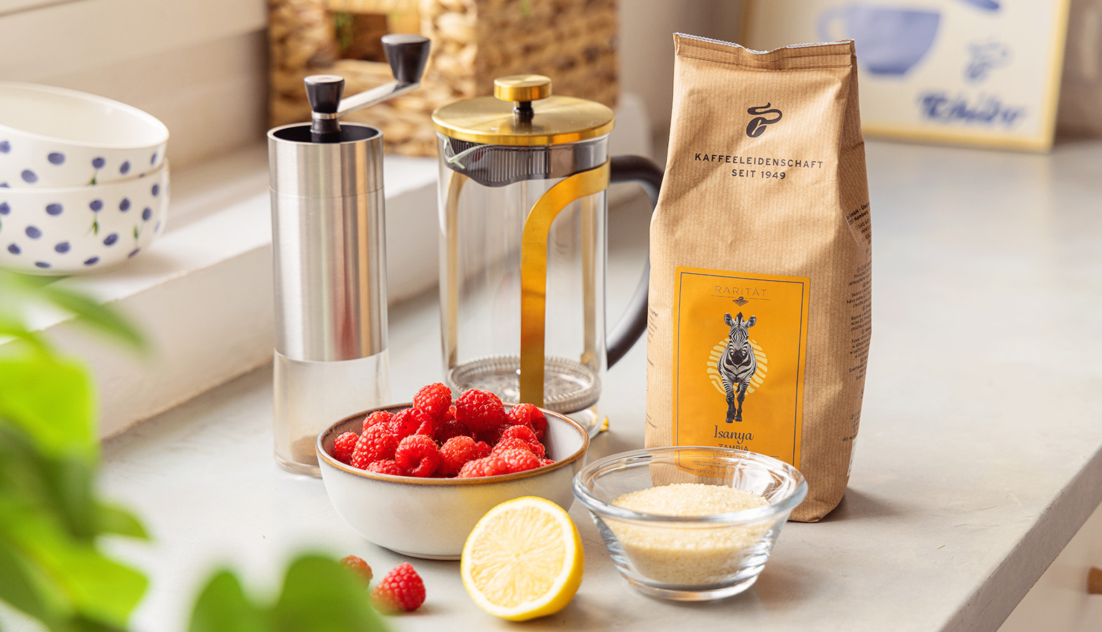 Ingrediencie na domáce cold brew s ovocným sirupom 