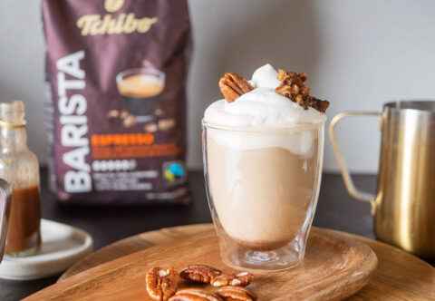 Moje jesenné chute: recept na Caffè latte con panna s domácim pekanovým sirupom